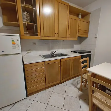 Διαμέρισμα Two-storey Flat With Garden In *