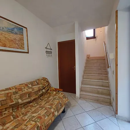 Apartment Two Storey Flat With Garden